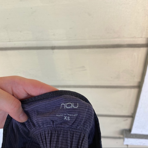 Blueish-purple striped halter exercise top - Picture 4 of 4